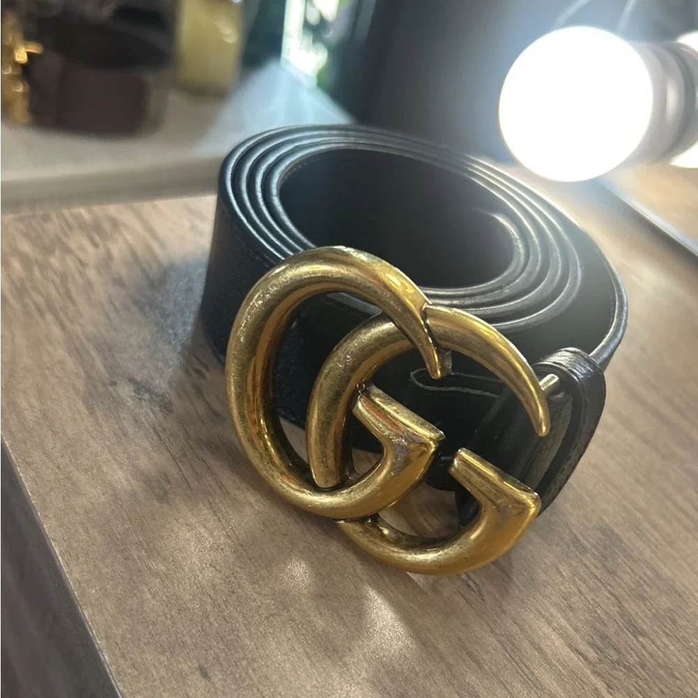 Gucci Black Leather Belt with Gold GG Buckle - Picture 1 of 1